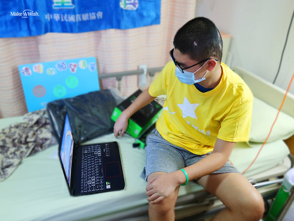 阿瑋想擁有一台筆記型電腦