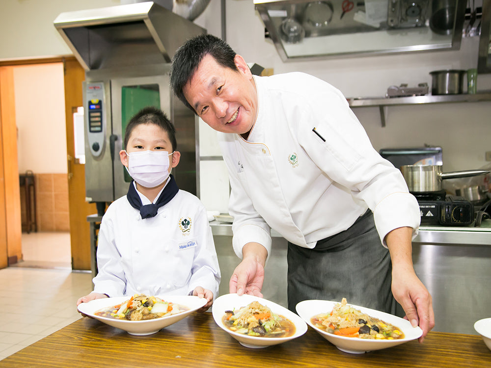 阿葓想成為為家人烹調愛的饗宴的廚師